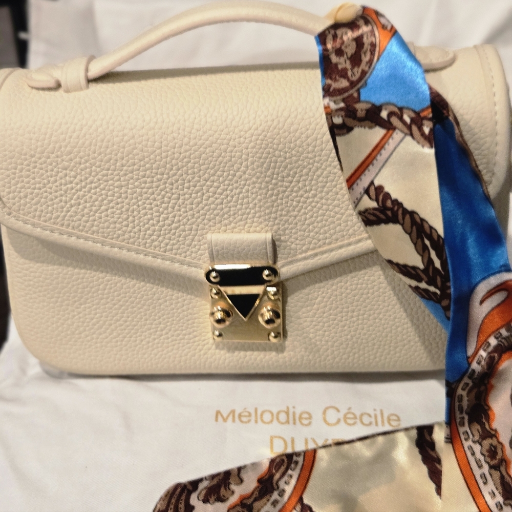 Mélodie Cécile "Le Petit Paris 15" in A Buttercream Color - Picture 3 of 17
